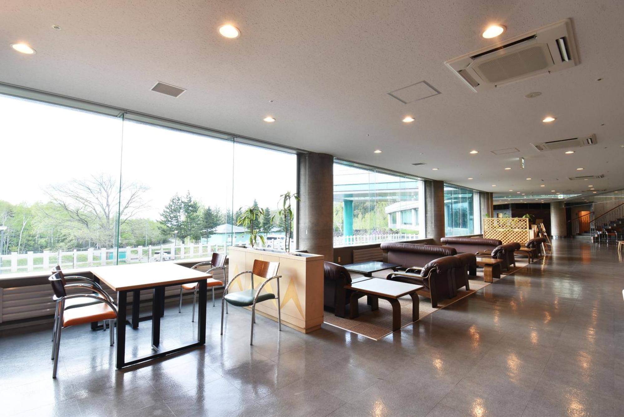 Biei Shirogane Onsen Hotel Park Hills Экстерьер фото